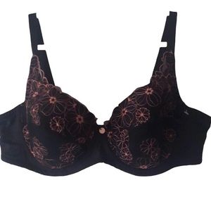Woman’s Beautiful Bra-Panty-Set in Black-Lace-w-sheer panty